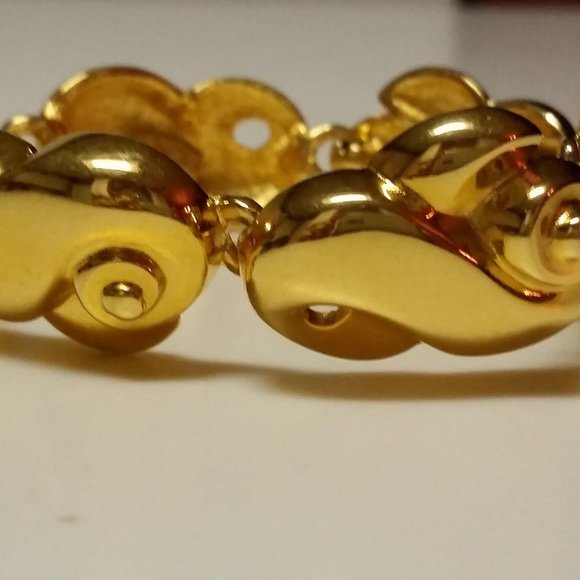 Rare Fendi Gold Plated Link Signature Runway Bracelet, Vintage in Excellent Cond - Picture 3 of 10